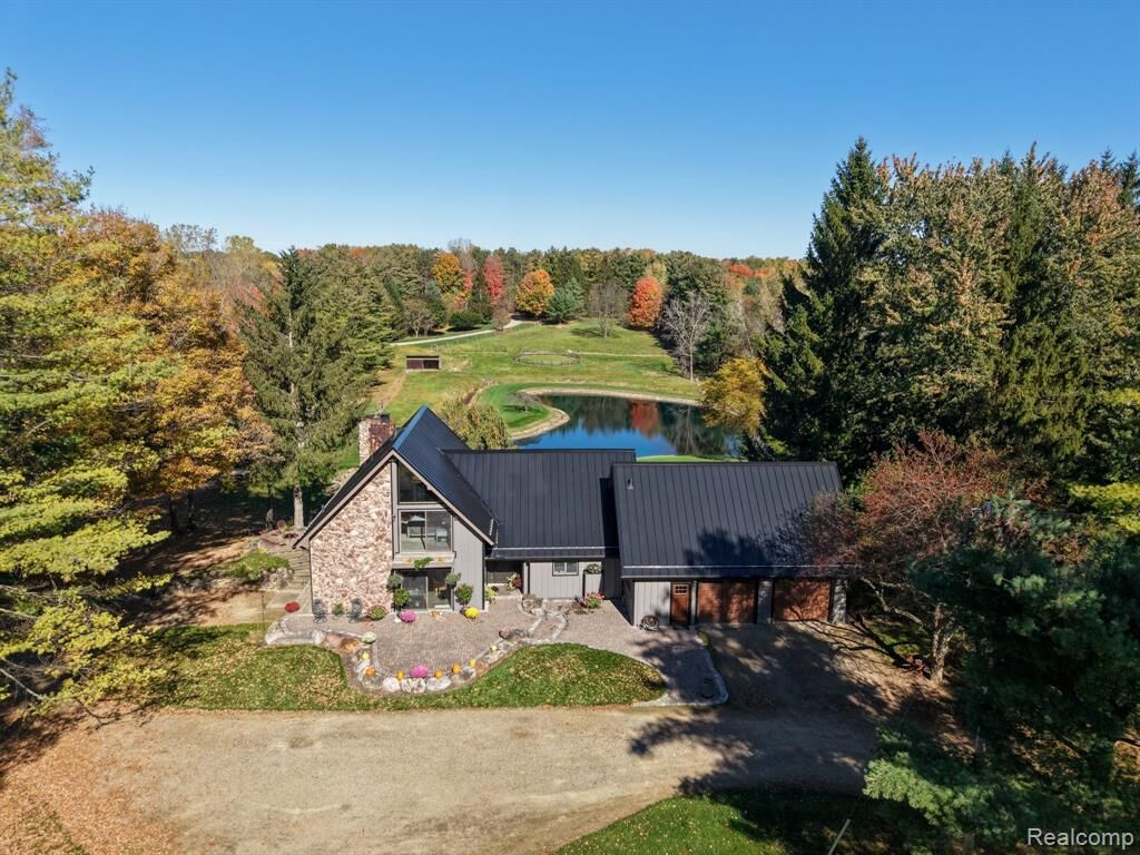 Property Photo:  6850 Lyons Road  MI 48444 