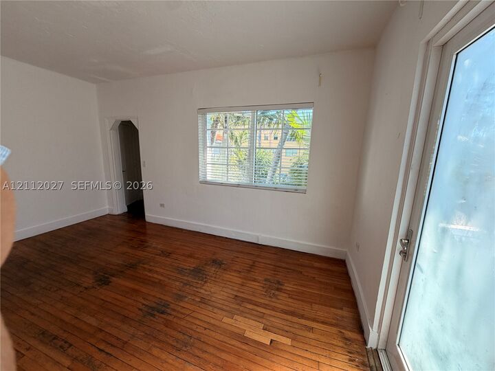 Property Photo:  541 13th St 10  FL 33139 