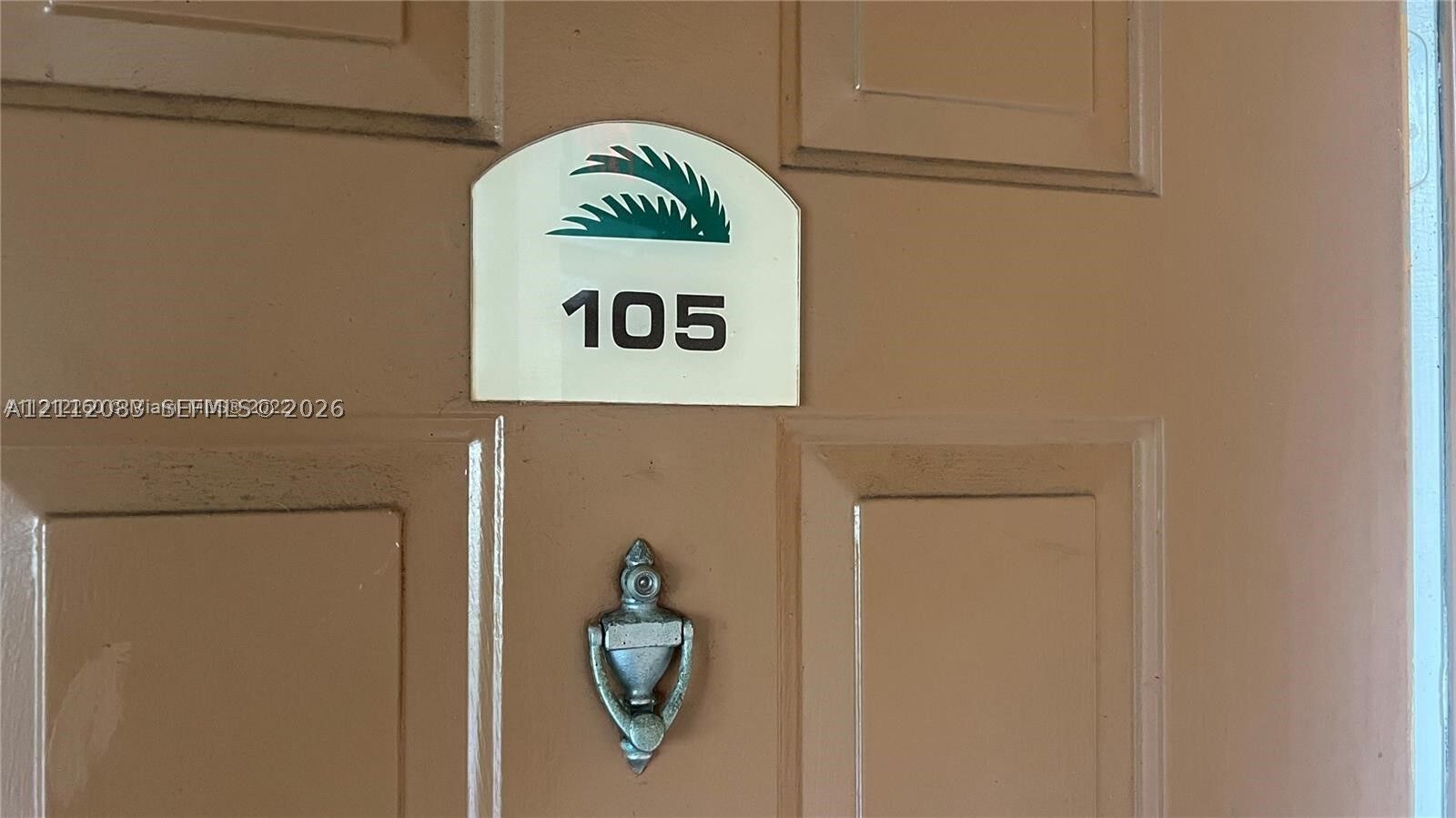 Property Photo:  