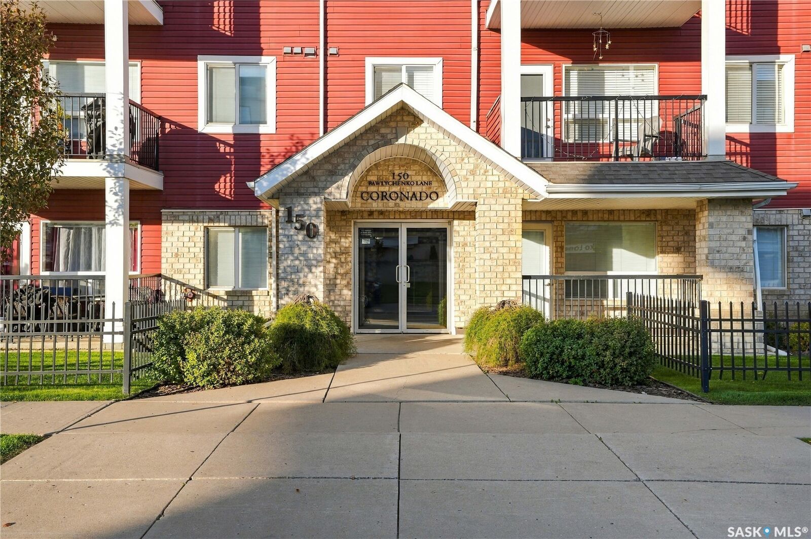 Property Photo:  150 Pawlychenko Lane 319  SK S7V 0B4 