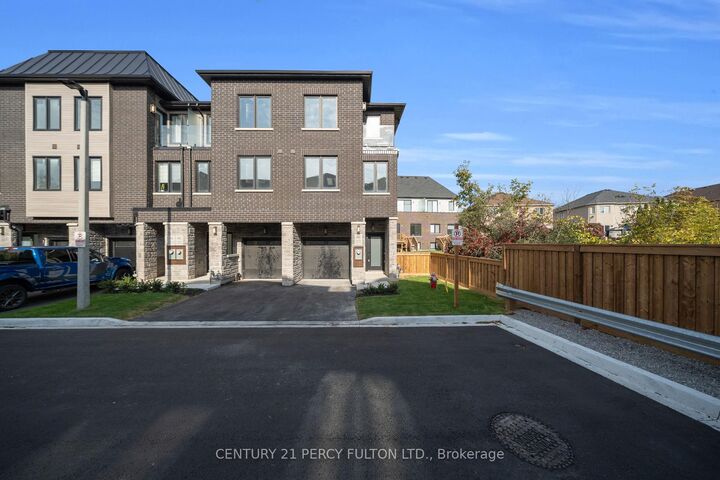 Property Photo: 6635 Clock Court 6 ON L5W 1N2