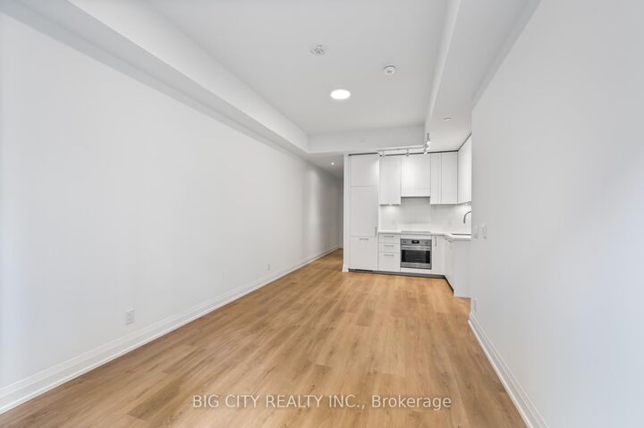 Property Photo: 36 Brentcliffe Road 218 ON M4G 0E1