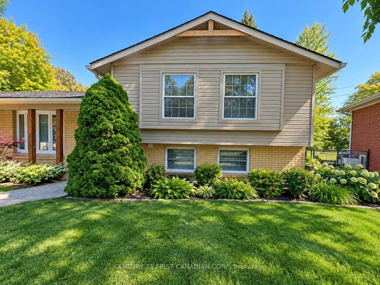 Property Photo:  509 Regal Court  ON N5Y 1K4 
