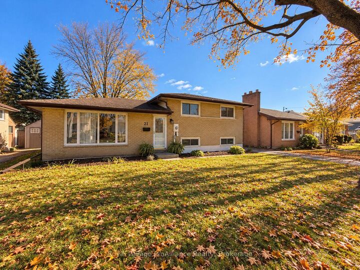 Property Photo:  21 Lambert Drive  ON K8N 4K5 