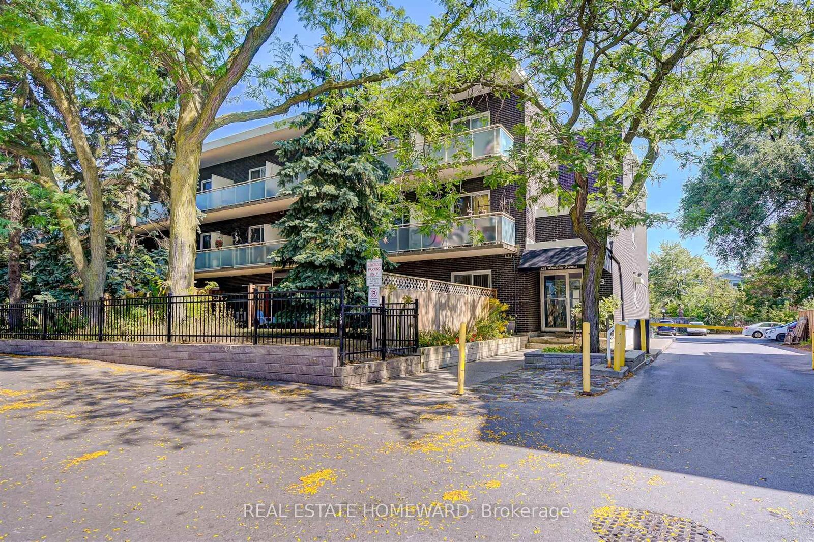 Property Photo:  123 Woodbine Avenue 322  ON M4L 3V8 