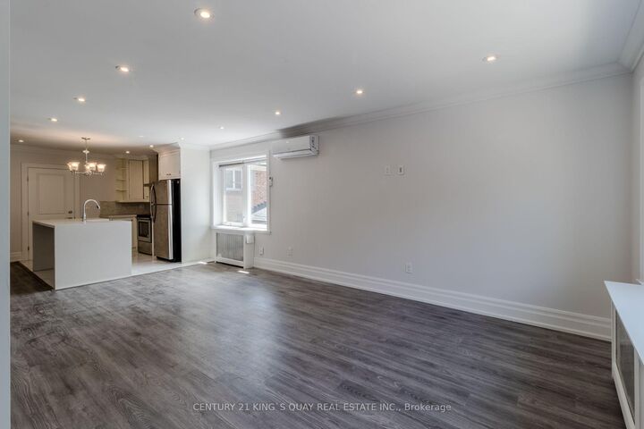 Property Photo:  301 Cleveland Street Upper  ON M4S 2W7 