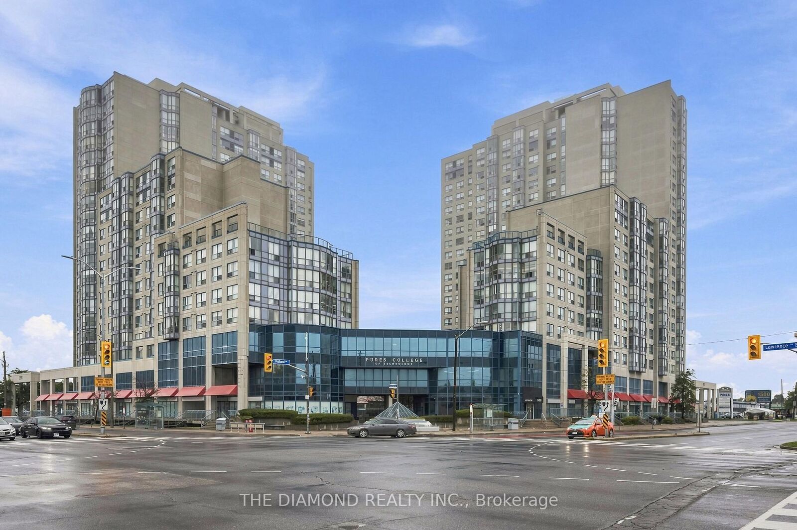 Property Photo:  2550 Lawrence Avenue E 816  ON M1P 4Z3 