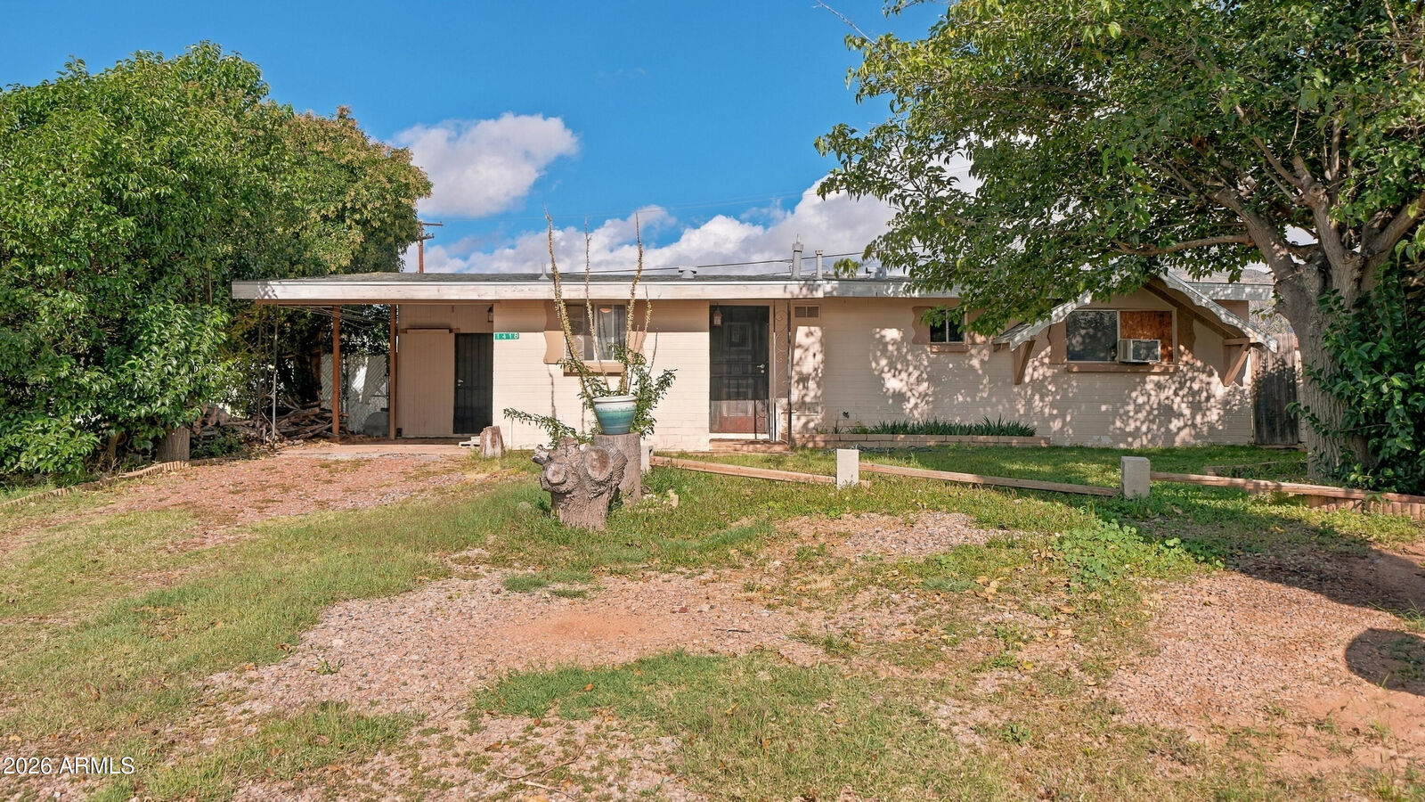 Property Photo:  1418 S Calle De Rosas --  AZ 85603 