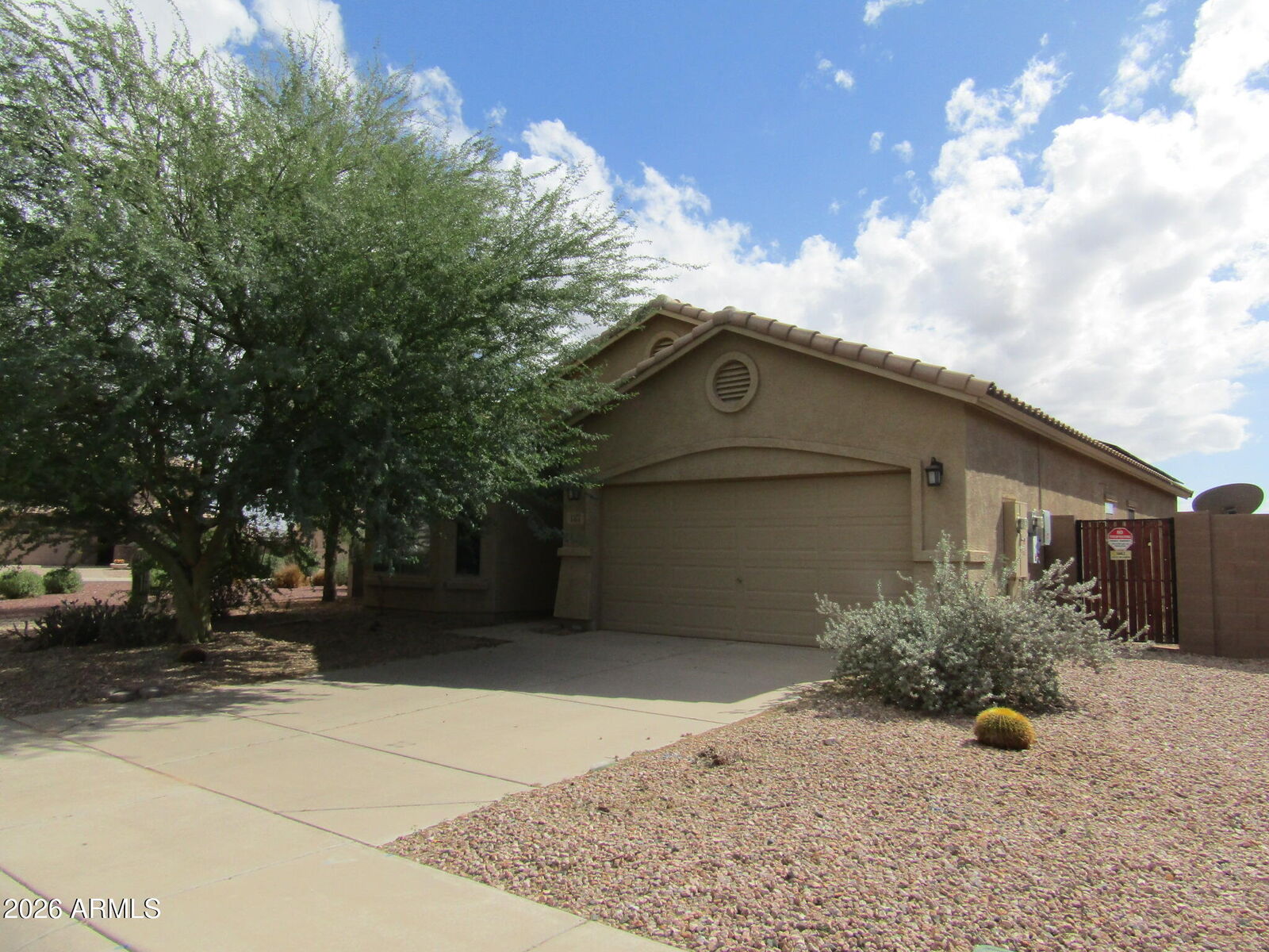Property Photo: 1377 E Linda Drive AZ 85122