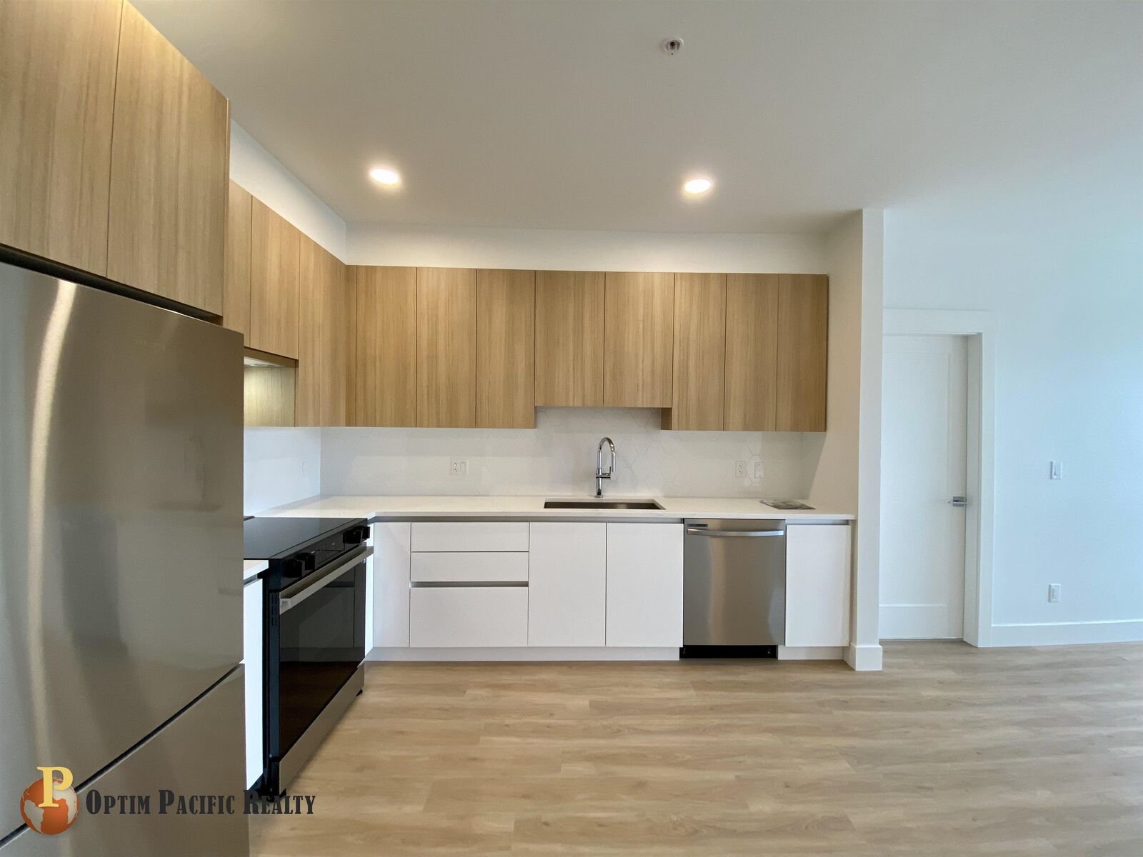 Property Photo: 11907 223 Street 5xx BC V2X 4P9