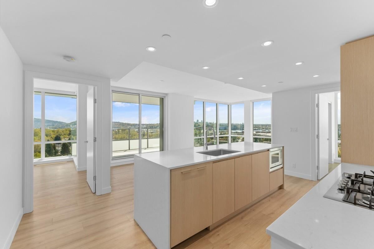 Property Photo:  1500 Fern Street 1706  BC V7J 0E6 