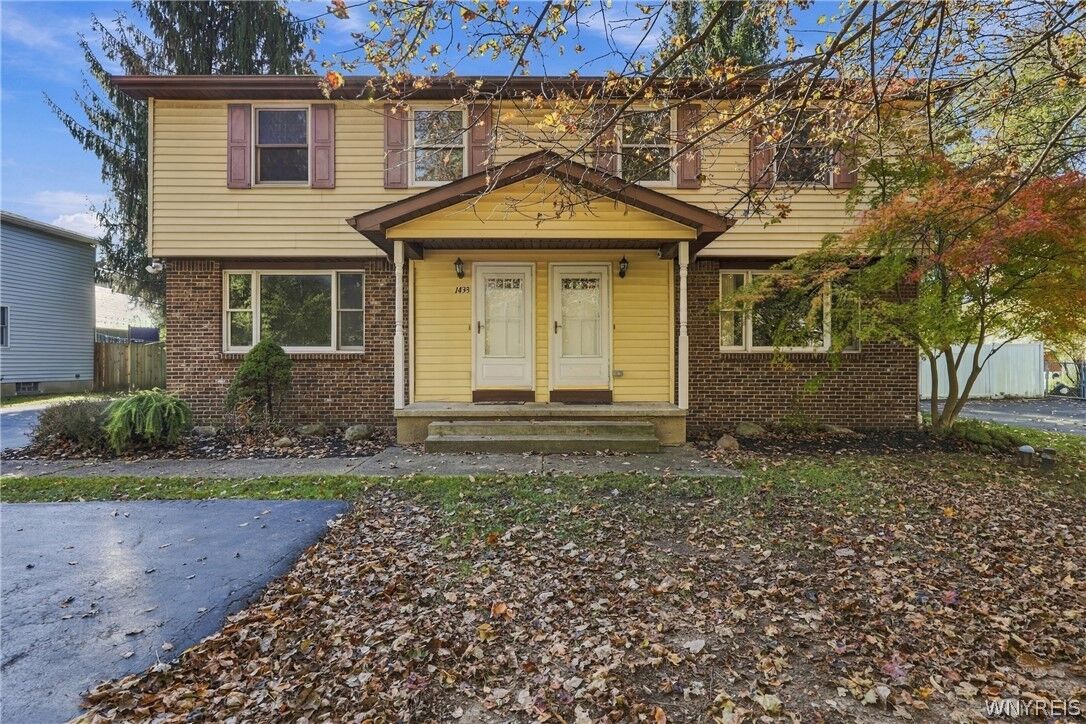 Property Photo:  1433 Como Park Boulevard  NY 14043 