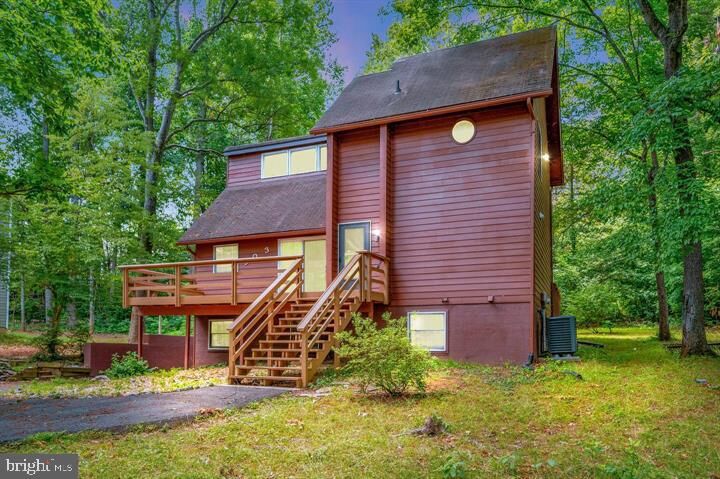 Property Photo: 503 Harrison Circle VA 22508