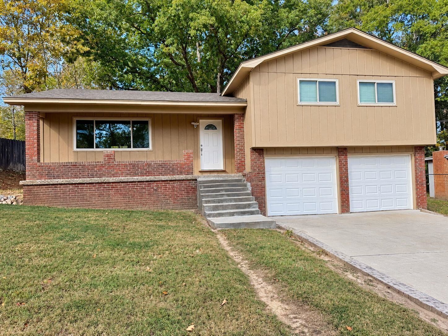Property Photo:  5428 Wren Road  AR 72204 