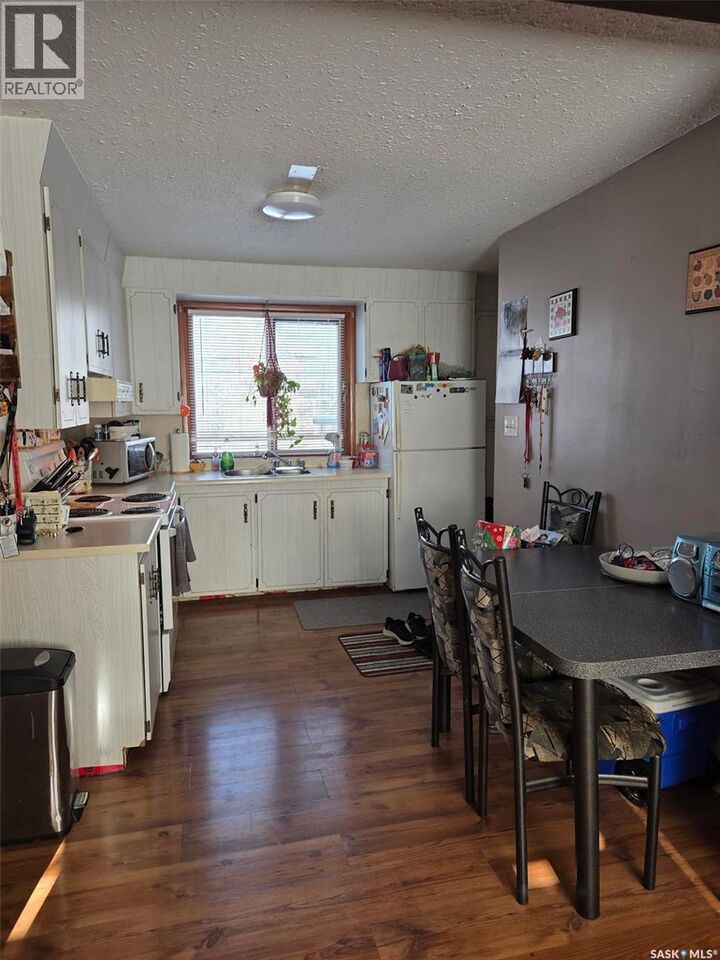 Property Photo:  1778 13th Street W  SK S6V 3K1 