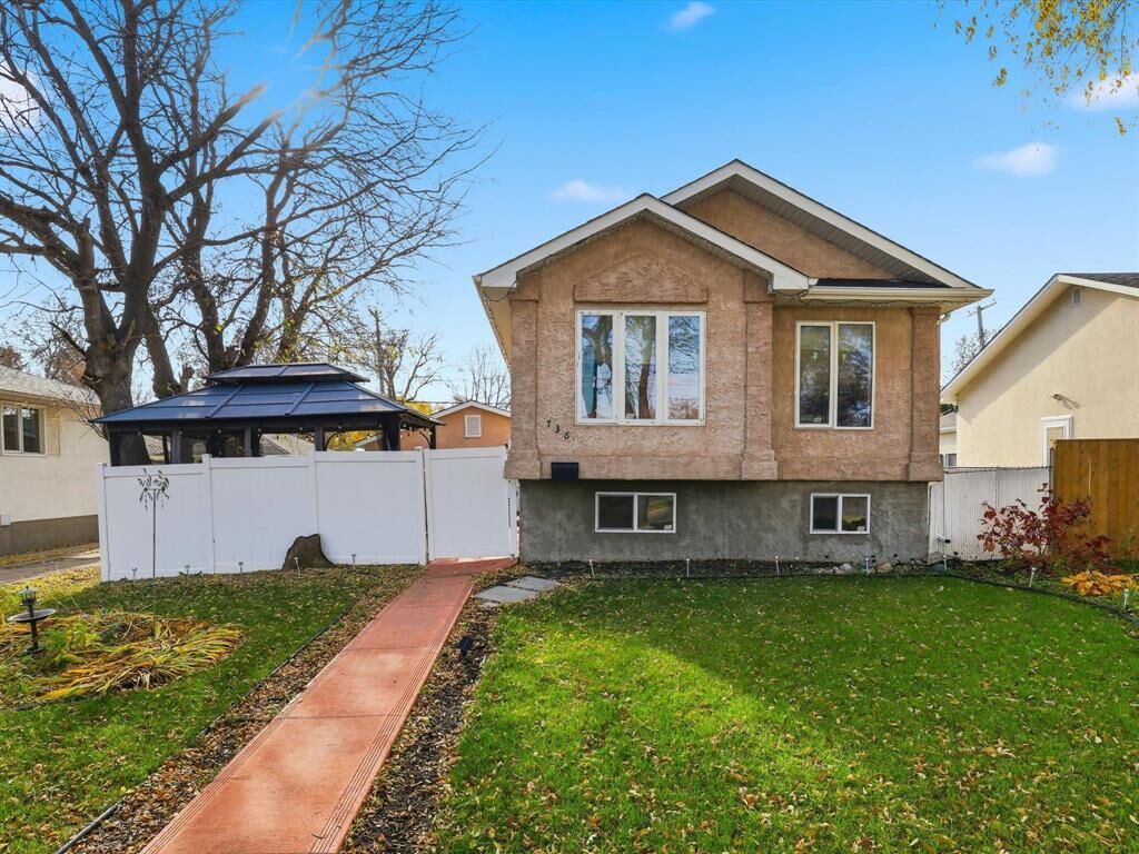 Property Photo:  736 Simpson Avenue  MB R2K 1R9 