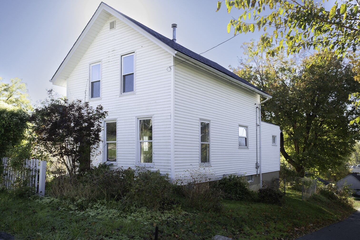 Property Photo:  102 W Broadway Street  IA 52205 