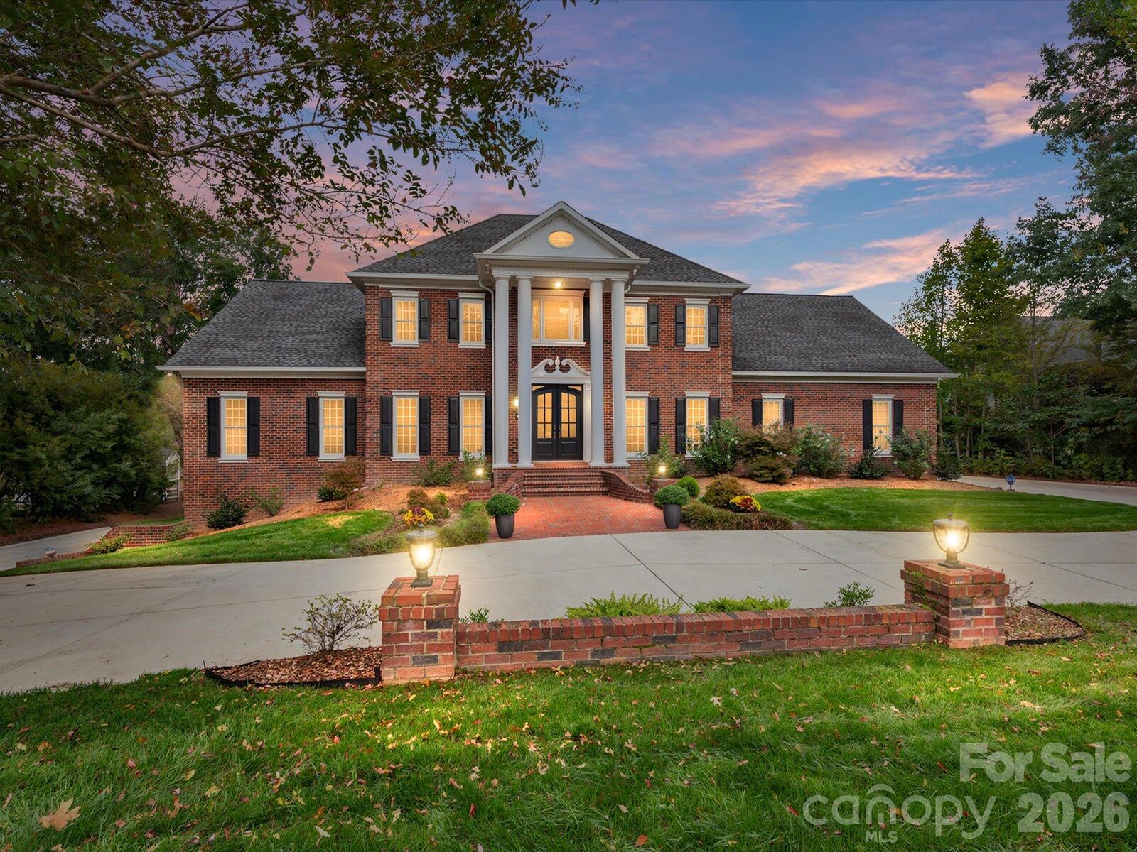 Property Photo:  4401 Piper Glen Drive  NC 28277 