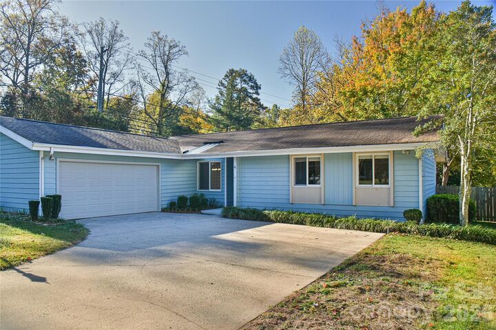 Property Photo:  4 Knoll Ridge Drive  NC 28804 
