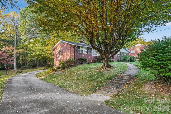 Property Photo: 604 12th Avenue NE NC 28601