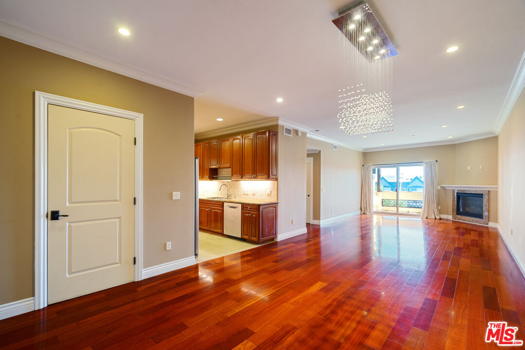 Property Photo:  1135 S Shenandoah St, Unit 401  CA 90035 