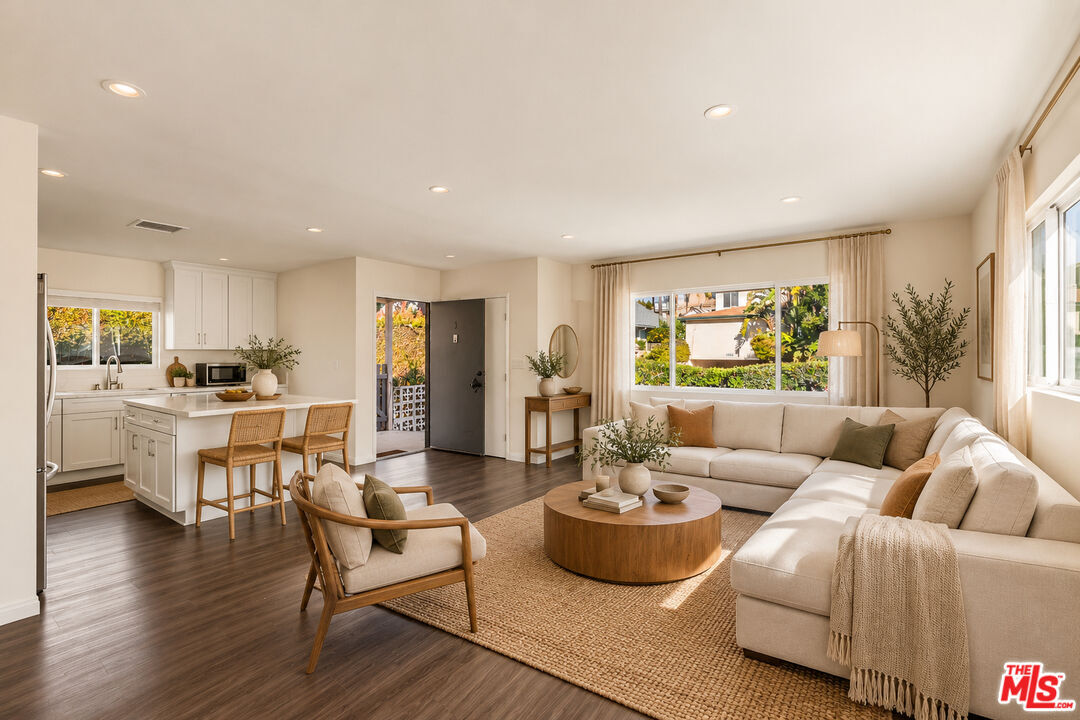 Property Photo: 1635 Colby Ave, Unit 1 CA 90025