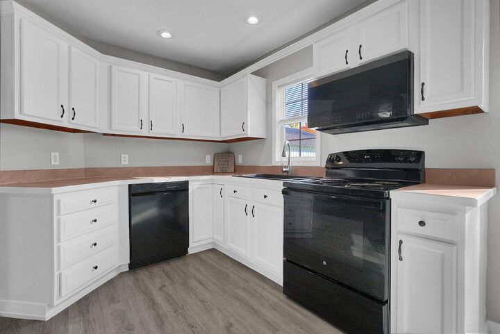 Property Photo:  597 E George Street  OH 43302 