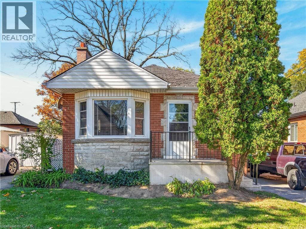 Property Photo: 304 East 19th Street ON L9A 4S7