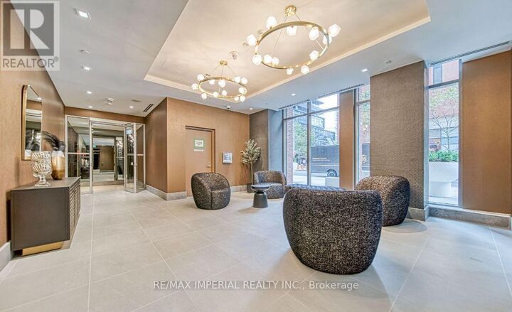 Property Photo:  28 Widmer Street 4521  ON M5V 0T2 