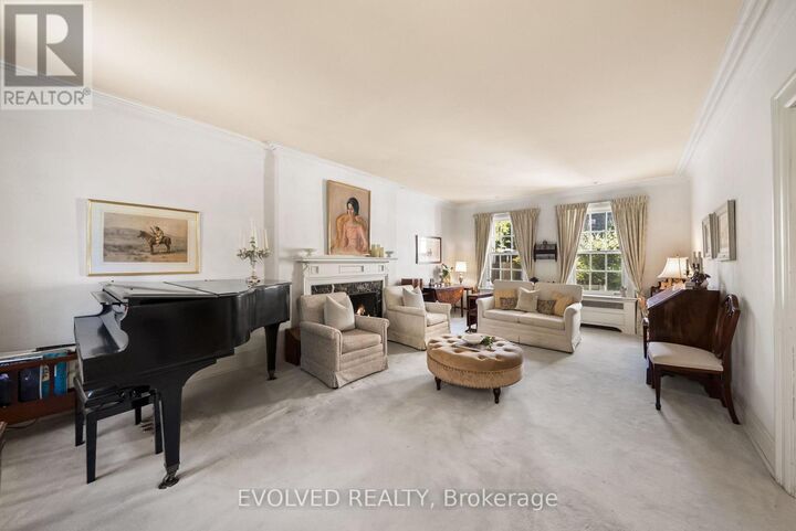 Property Photo: 4 Dunloe Road ON M4V 2W5