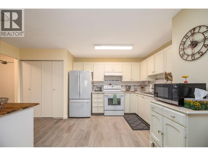 Property Photo:  187 Warren Avenue 304  BC V2A 3N1 