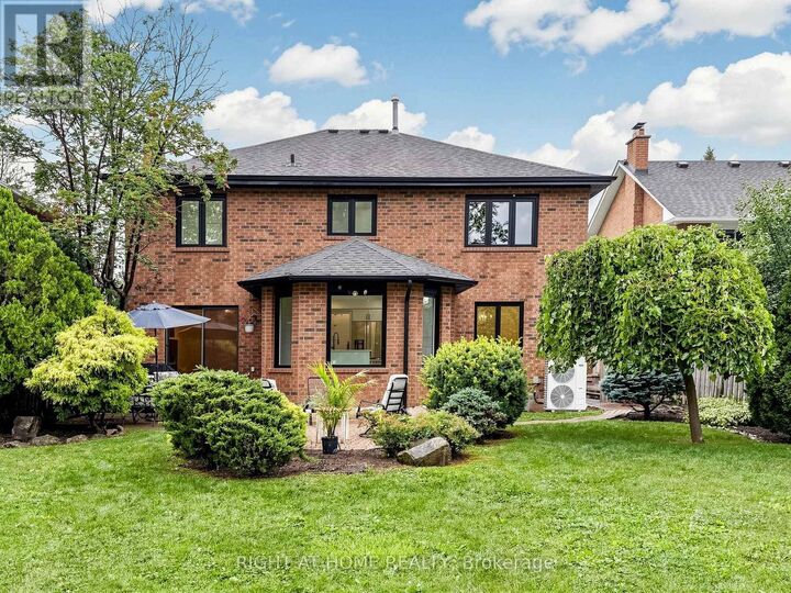 Property Photo: 2920 Kingsway Drive ON L6J 6R2