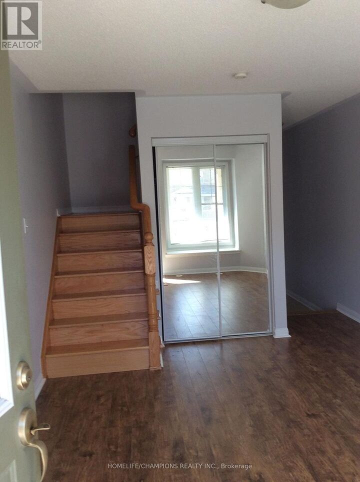 Property Photo:  32 Ecopark Gate Unit #2  ON M1B 6G8 
