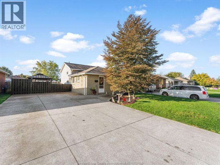 Property Photo:  15 Ventnor Avenue  ON N9V 3J4 
