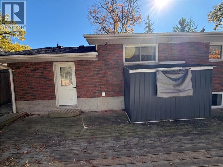 Property Photo: 1282 Cathcart Boulevard ON N7S 2H8