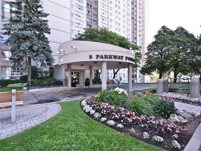 Property Photo:  5 Parkway Forest Drive 206  ON M2J 1L2 