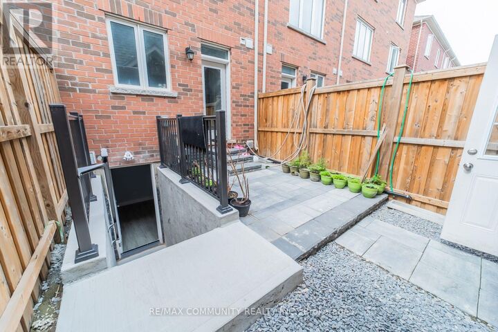 Property Photo:  59 Jolly Way  ON M1P 0E2 