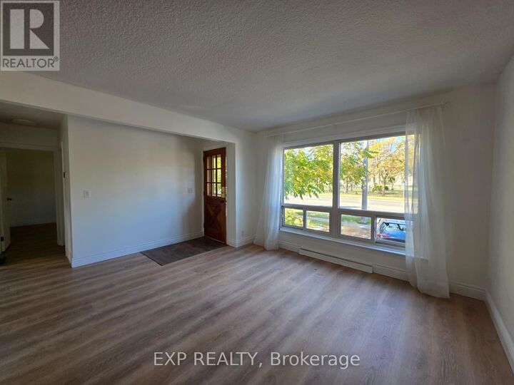 Property Photo: 749 King Street West Main ON L1J 2L2