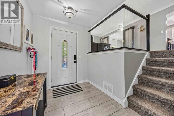 Property Photo: 266 Clairwood Crescent ON N0N 1G0