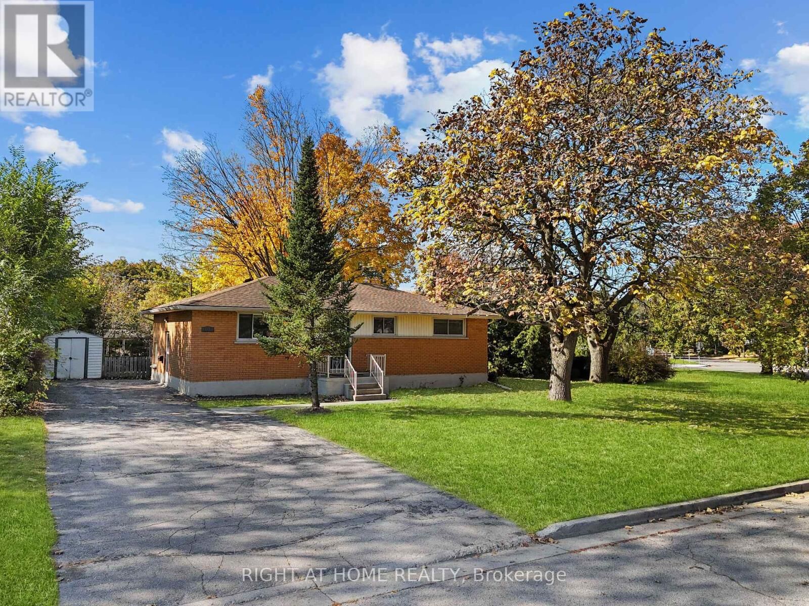 Property Photo:  1183 Patann Drive  ON N5V 2J2 