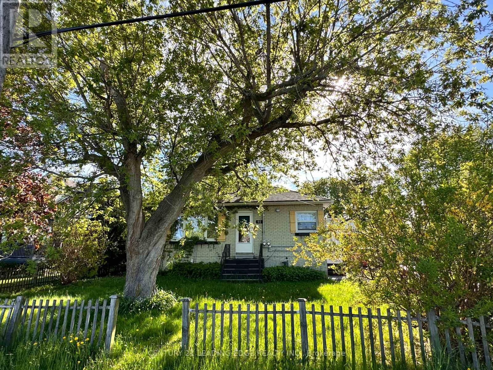 Property Photo:  92 Thickson Road North Bsmt  ON L1N 3R1 