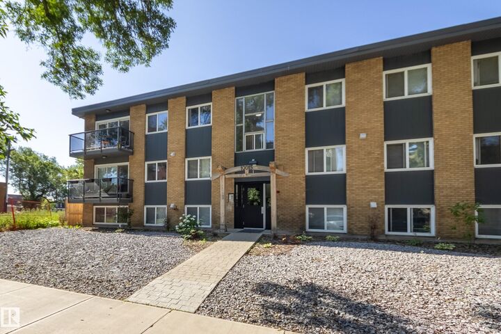 Property Photo:  10015 83 Avenue NW  AB T6E 2C3 