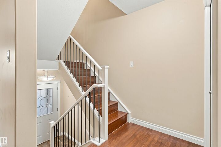 Property Photo: 1001 7 Avenue 18 AB T9M 0C4