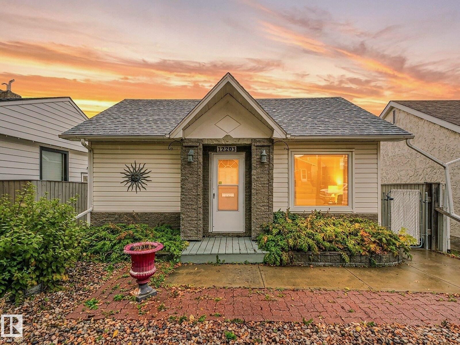 Property Photo:  12209 94 Street NW  AB T5G 1K2 