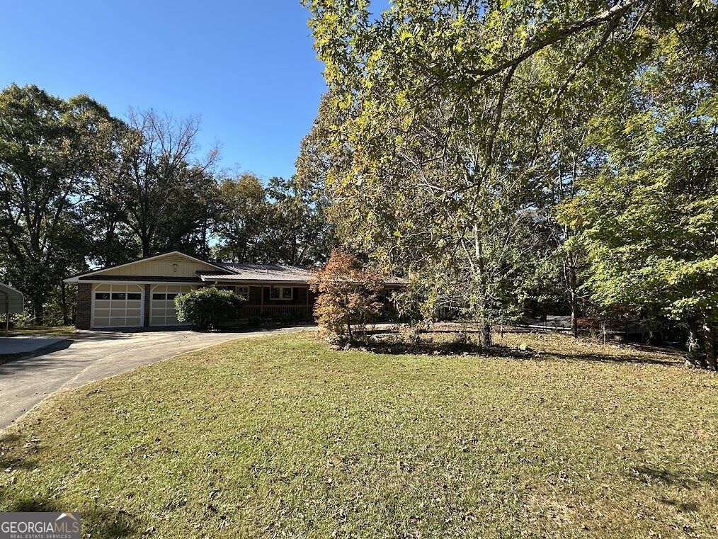 Property Photo: 455 Roy Brown Road GA 30113