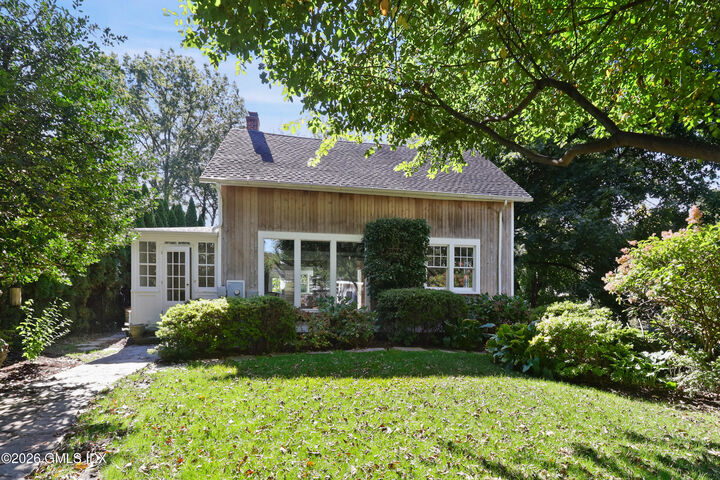 Property Photo:  14A W End Avenue  CT 06870 