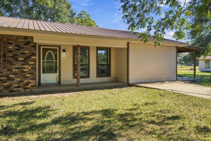 Property Photo:  1701 Hwy 15  MS 39476 