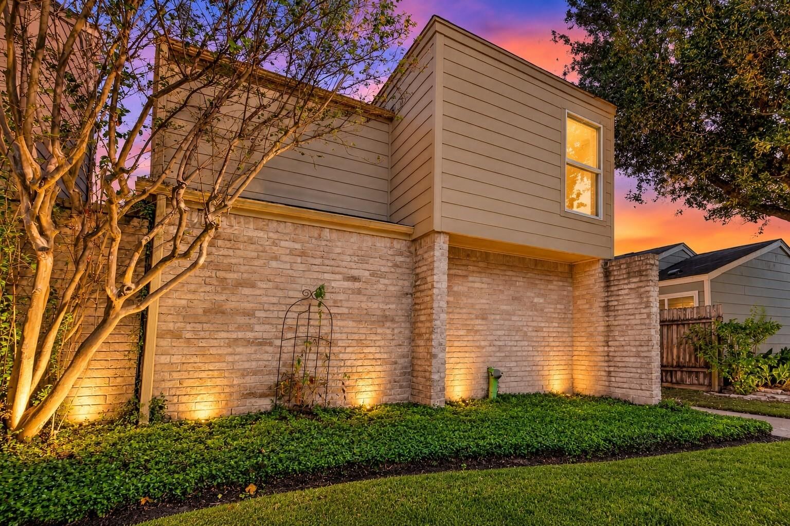 Property Photo: 1919 Wilcrest Drive TX 77042