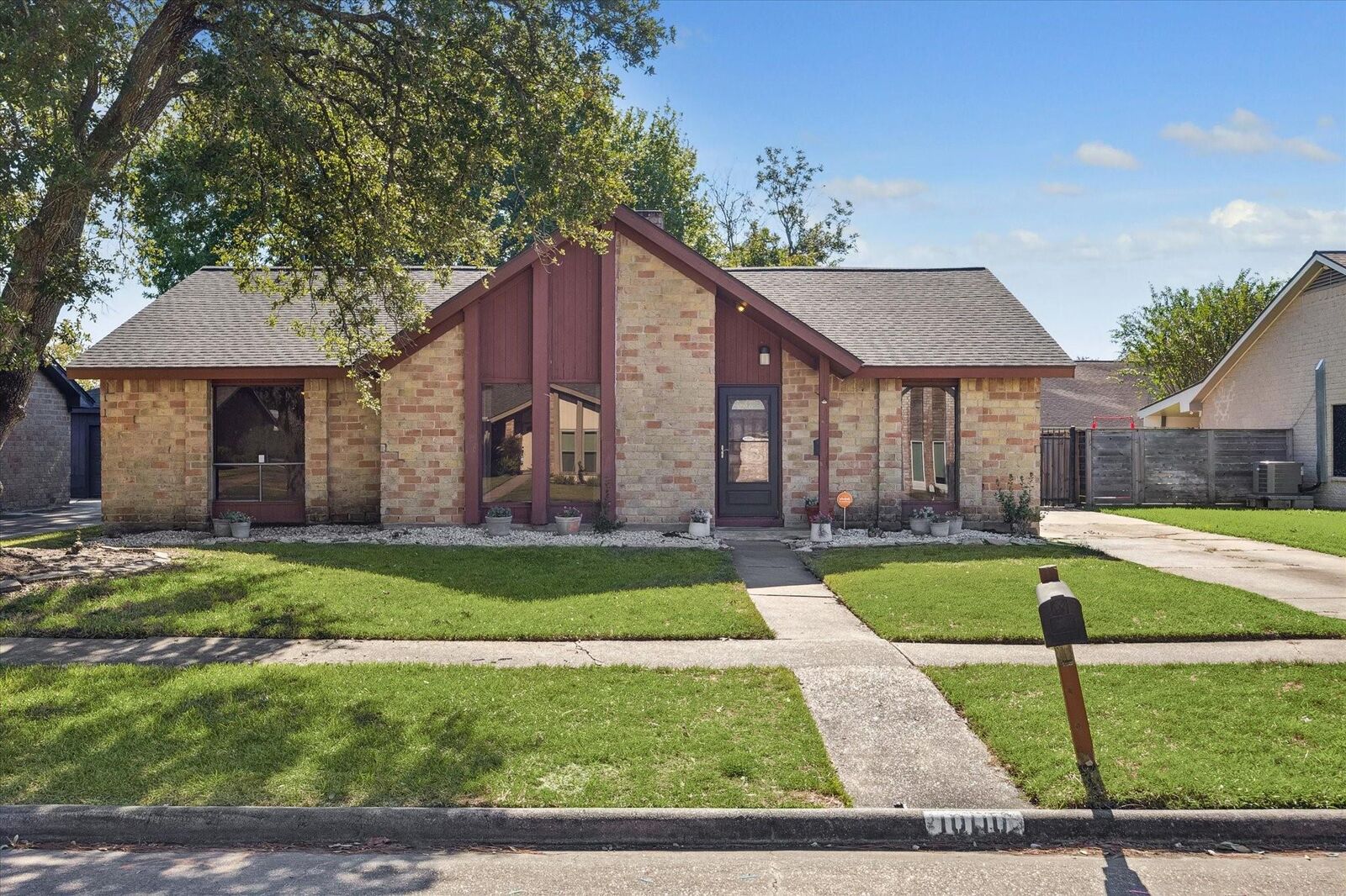 Property Photo:  10110 Sagemill Drive  TX 77089 