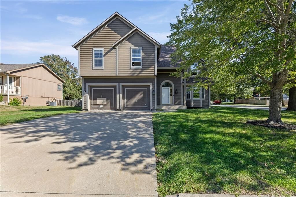 Property Photo: 18417 Elm Street KS 66030